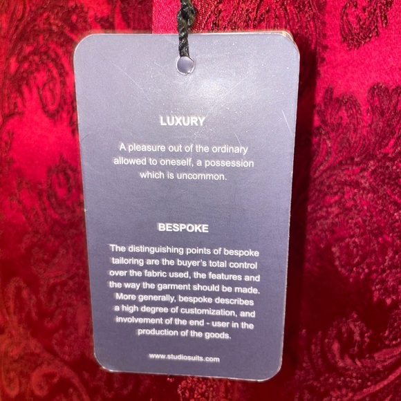 Studio Suits Red Italian Silk Licana Lycra Jacquard Suit 48R and 50R 2pc NWT - Picture 10 of 16